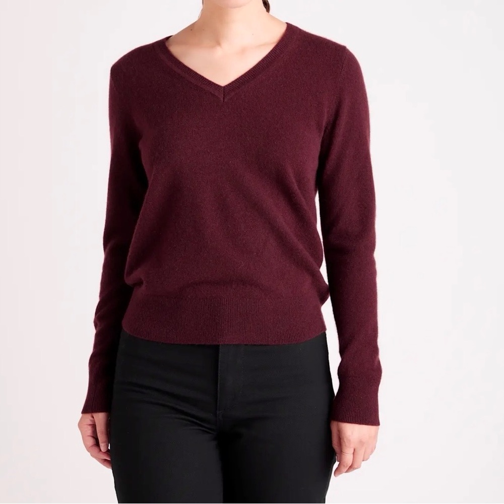 Uniqlo Women's Cashmere V-Neck Sweater Burgundy Vine Sz S NWT